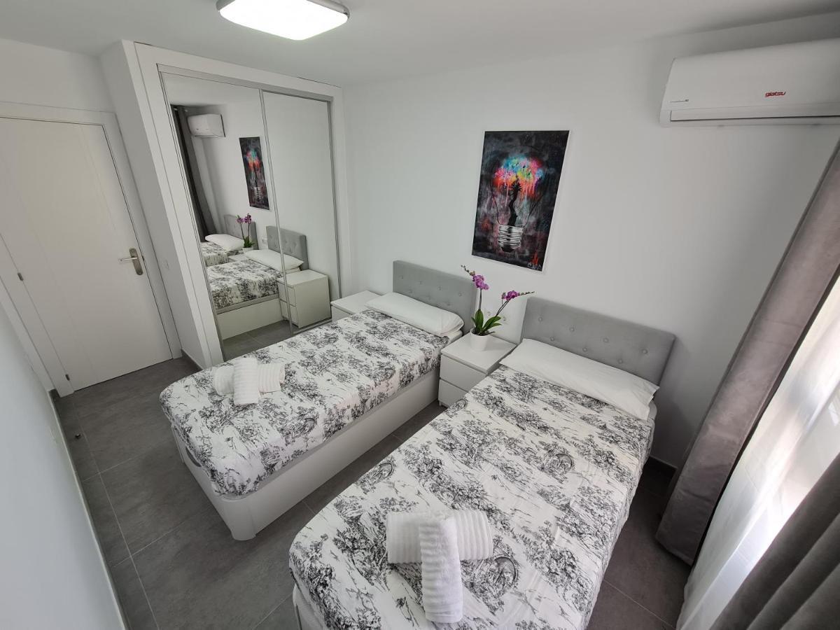 Modern 3 Bedroom Luxury Apartment In Торремолинос Экстерьер фото